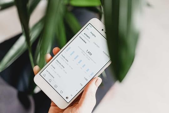 11 Tips on How to Get More Likes on Instagram Posts
