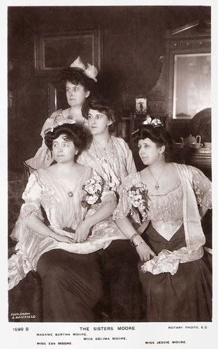 Eva, Decima, Bertha and Jessie Moore