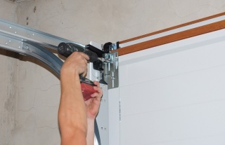 Garage doors repairs