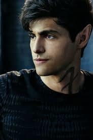 Matthew Daddario would be perfect as Rhysand. ACOTAR ACOMAF ACOWAR ...