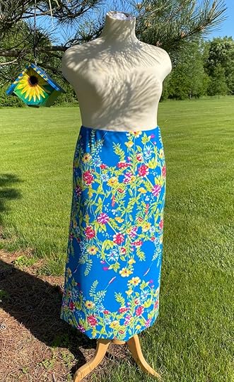 One-Seam Simple Skirt Sewing Tutorial by The NZP Team at the Nancy Zieman Productions Blog