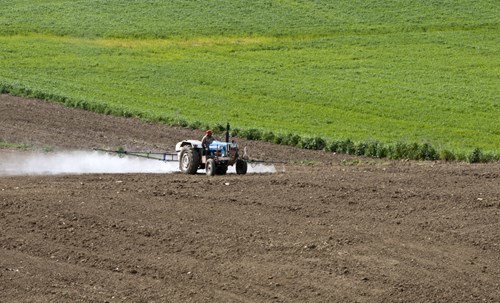 Pesticides_application_02.jpg