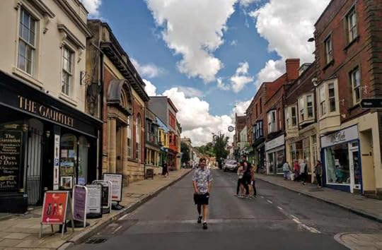 Social Distancing Glastonbury High Street