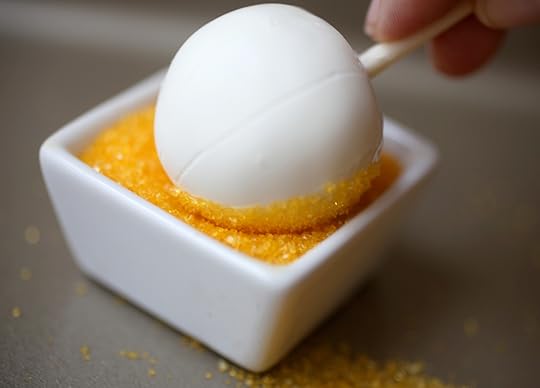 Coating yellow sanding sugar