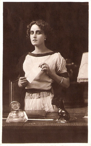 Pina Menichelli in La seconda moglie (1922)