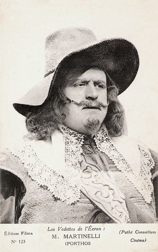 Charles Martinelli as Porthos