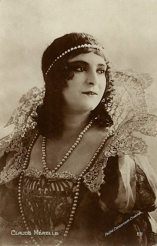 Claude Mérelle as Milady de Winter