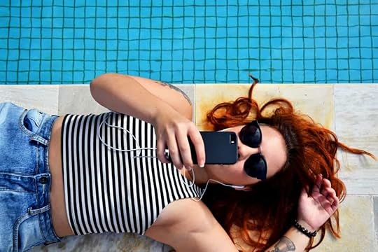 7 Tested Ways to Grow Your Email List with Instagram