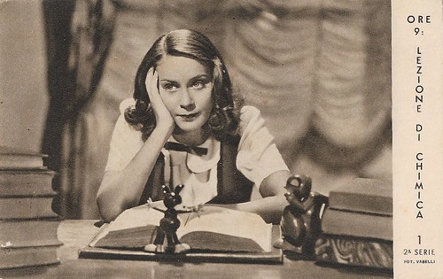 Ore 9: lezione di chimica (1941)