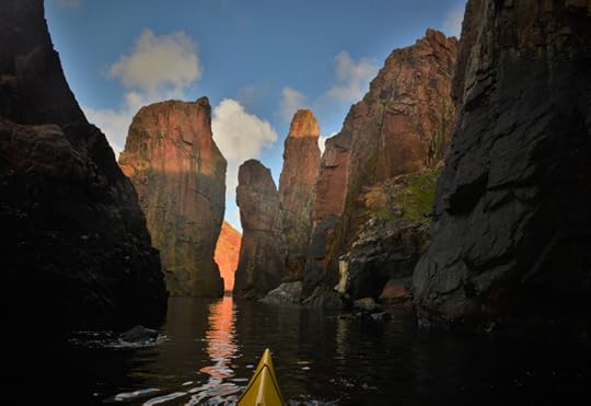 The sandstone stacks of Northmavine (Shetland Mainland), photograph by David Gange