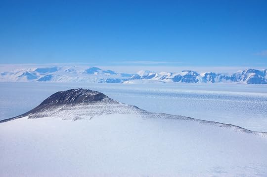First view over the upper Beardmore Glacier from behind a nunatak, or ‘island’ in ice (as opposed to a peak in a range of other peaks). There will be more on this nunatak later.