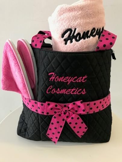 Honeycat-cosmetics-spa-basket