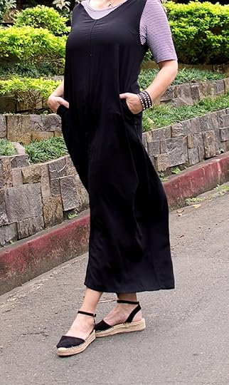 casual black jumper dress