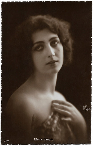 Elena Sangro