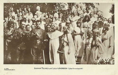 Gunnar Tolnaes and Lilly Jacobsson in Himmelskibet