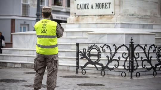 Un infante de marina participa en la operación Balmis de lucha contra el coronavirus