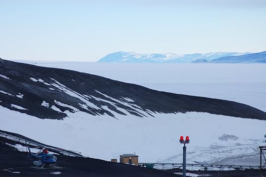 One constant from the Heroic Age to Now is that everyone keeps an eye on Minna Bluff, because it is one of the most reliable weather forecasts in a notoriously unpredictable climate. If you can see Minna Bluff, the weather will remain good. If you can’t …