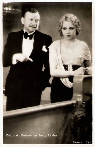 Ralph A. Roberts and Anny Ondra in Eine Nacht im Paradies (1932)