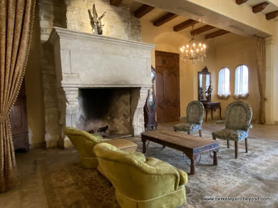 lobby sitting room at Ayres Hotel Manhattan Beach Hawthorne in Southern California