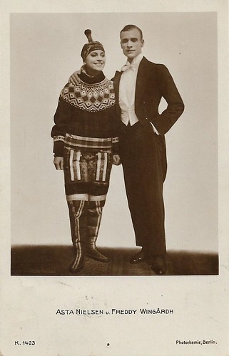 Asta Nielsen and Freddy Wingardh in Das Eskimobaby (1918)