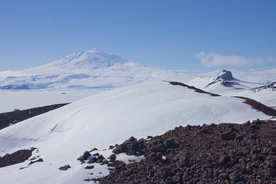 Looking up the spine of the peninsula: That's one of the peaks of Second Crater in the foreground, Castle Rock being all castle-y to the right, and of course our good friend Erebus looming in the distance.