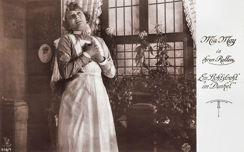 Mia May in Ein Lichtstrahl im Dunkel (1917)