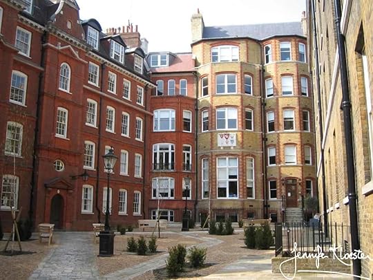 Hare Court, within the Inner Temple, London, https://commons.wikimedia.org/wiki/File:Grand_Inner_Temple.jpg