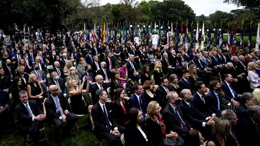 Photograph of the superspreader event at the White House to celebrate the nomination of Amy Coney Barrett.