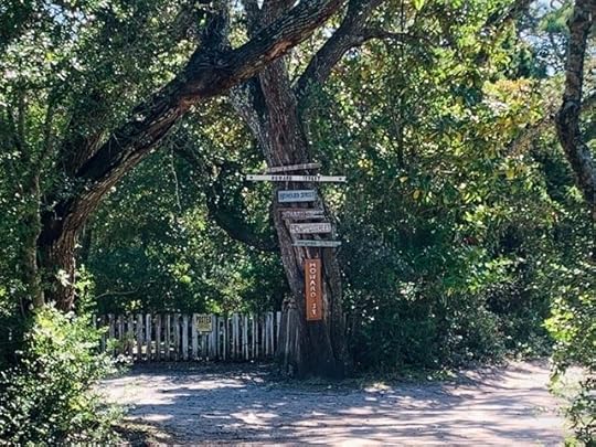 howard street signs, ocracoke