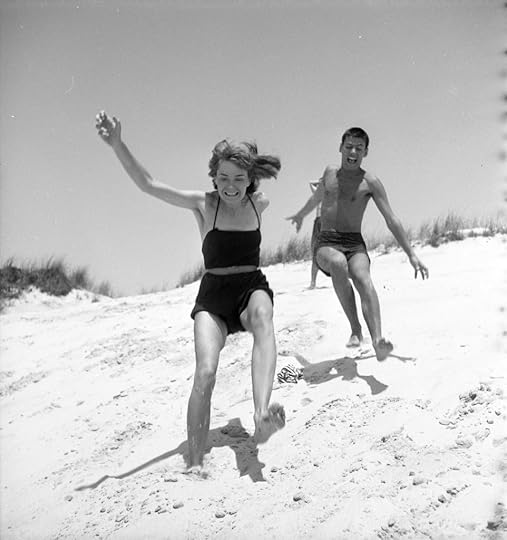 Bassman-Himmel Studio, Doe and Dick Avedon, Cherry Grove, ca. 1946–48