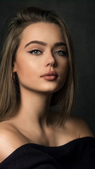 Girl model, green eyes, pretty, 720x1280 wallpaper | Woman face photography, Brown hair green eyes girl, Woman face