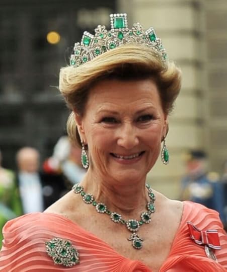 norwegian emerald tiara parure.JPG