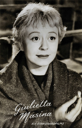 Giulietta Masina in La Strada (1954)