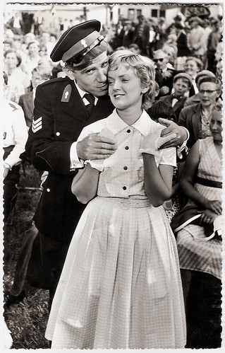 Ineke Brinkman and Wim van den Heuvel in Fanfare (1958)