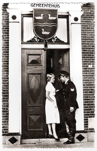 Ineke Brinkman and Wim van den Heuvel in Fanfare (1958)