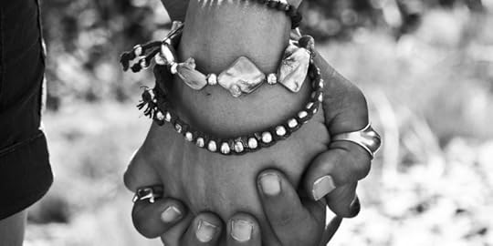 Holding Hands Friends Love - Image: Public Domain, Pixabay