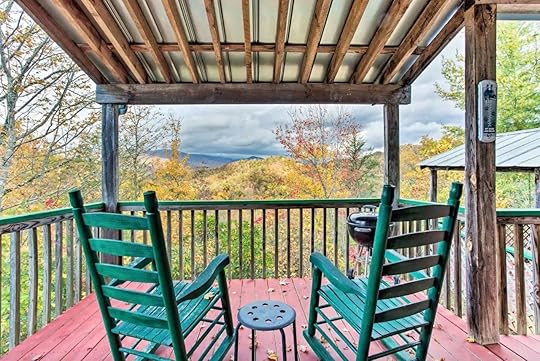 Cozy red log cabin in Bryson City North Carolina for rent on Airbnb