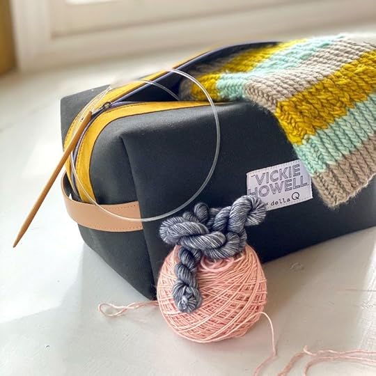Vickie Howell FellaQ Dopp Kit