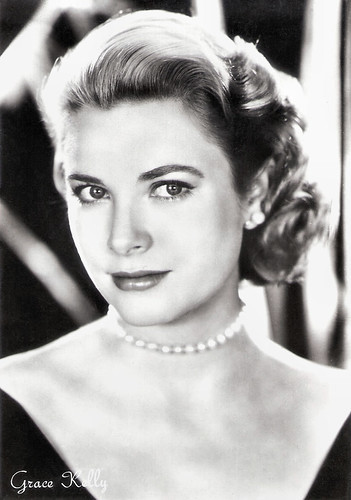 Grace Kelly in Rear Window (1954)