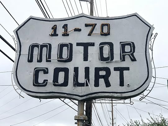 DH-11-70 Motor Court sign, Knoxville.jpg