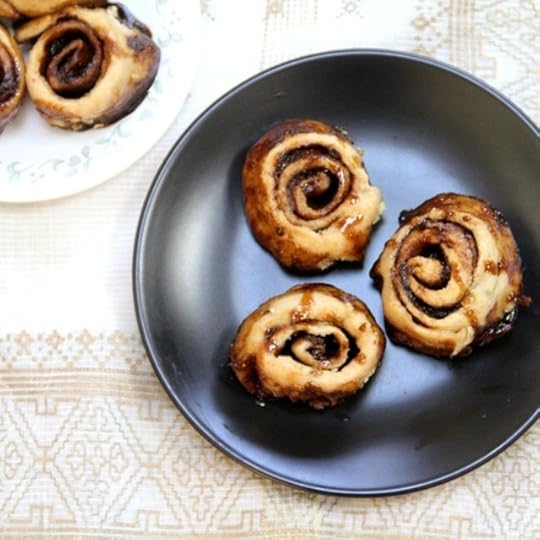 Cinnamon Molasses Breakfast Rolls