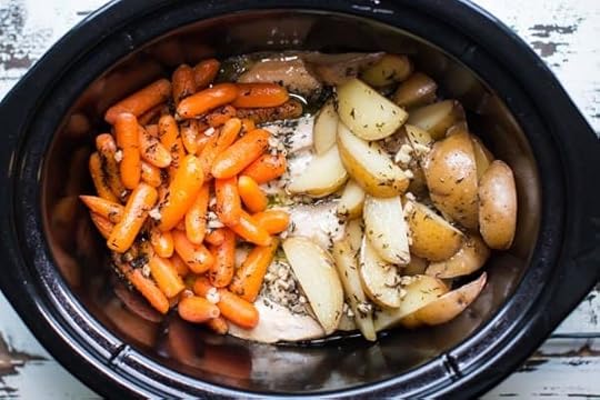 Easy Kid Friendly Slow Cooker Meals Garlic Butter Chicken And Veggies 1