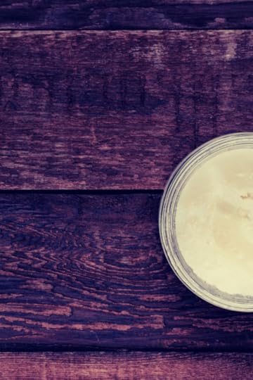 Bestselling author Sharon Wray returns to The Romance Herbalist with an updated recipe for Sarah Munro’s Calendula Skin Salve. Perfect for the dry winter weather!