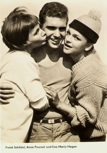 Frank Schöbel, Anna Prucnal and Eva-Maria Hagen in Reise ins Ehebett (1966)