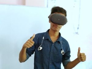 posing ith VR