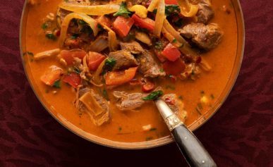 A bowl of Thai red coconut curry