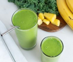 Kale Pineapple Smoothie | Plant-Based on a Budget | #smoothie #kale #pineapple #tropical #vegan #breakfast #plantbasedonabudget