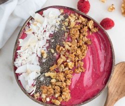 HeartBeet Smoothie Bowl | Plant-Based on a Budget | #beet #smoothie #granola #coconut #chia #bowl #plantbasedonabudget