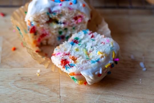 ridiculously plush confetti cupcakes