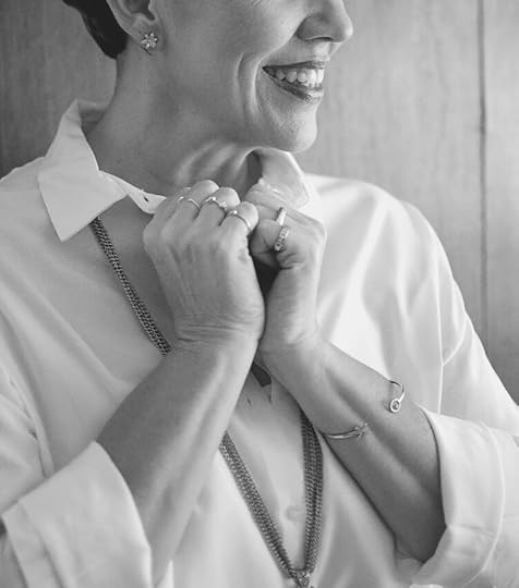 classy work outfit - accessories